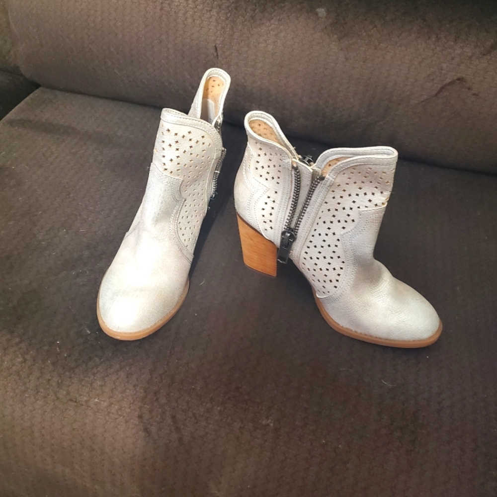 White/Cream Heeled Booties